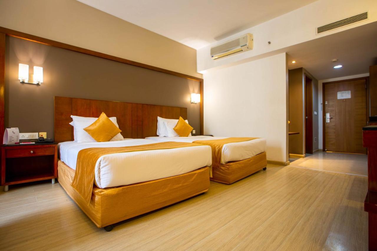 Evoma Hotel Бангалор Екстериор снимка