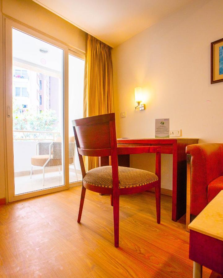 Evoma Hotel Бангалор Екстериор снимка