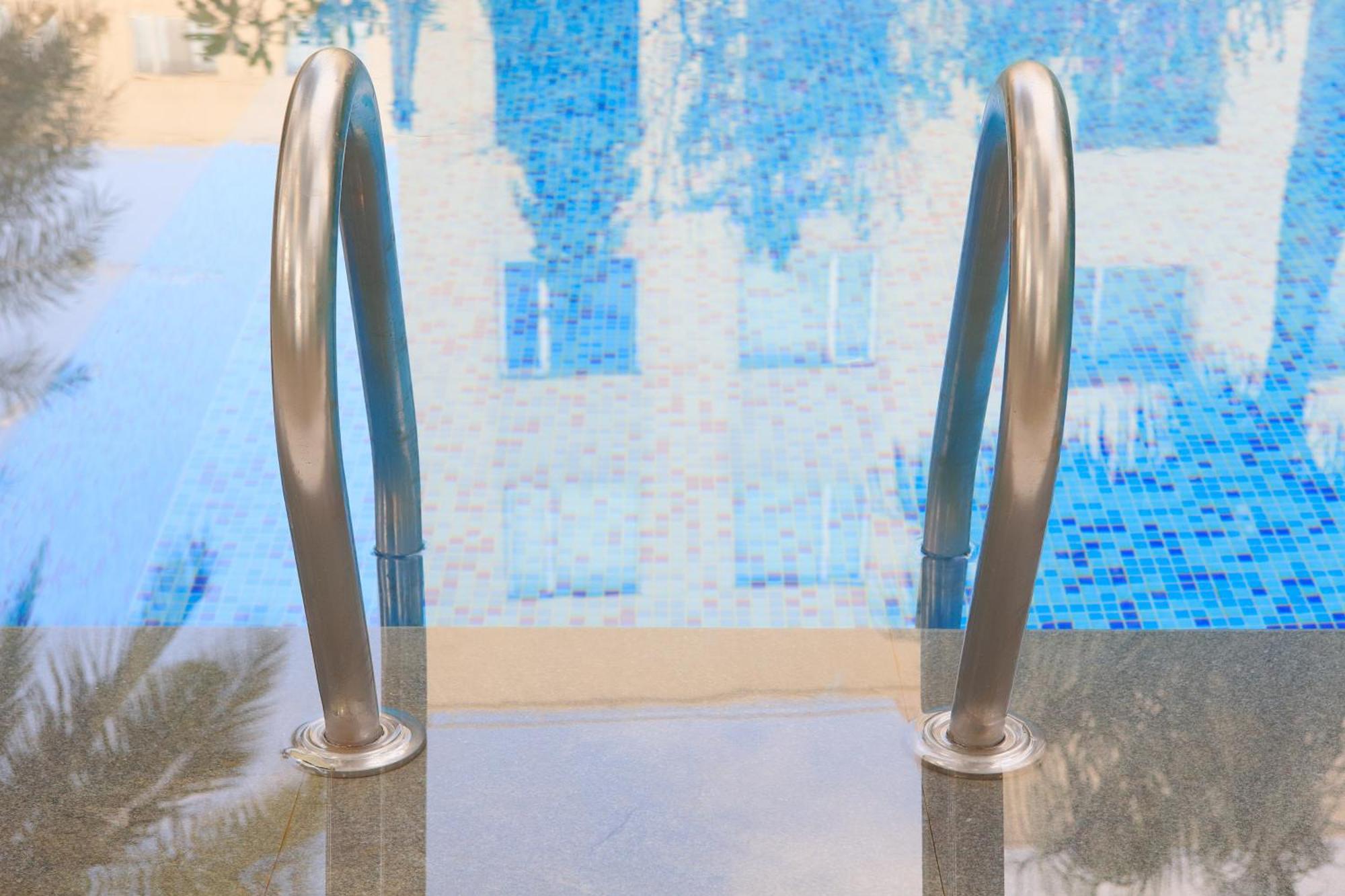 Evoma Hotel Бангалор Екстериор снимка