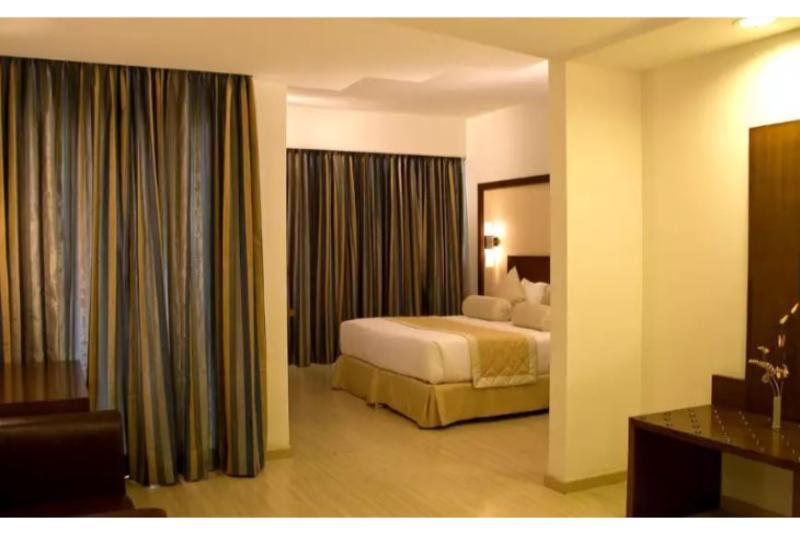 Evoma Hotel Бангалор Екстериор снимка