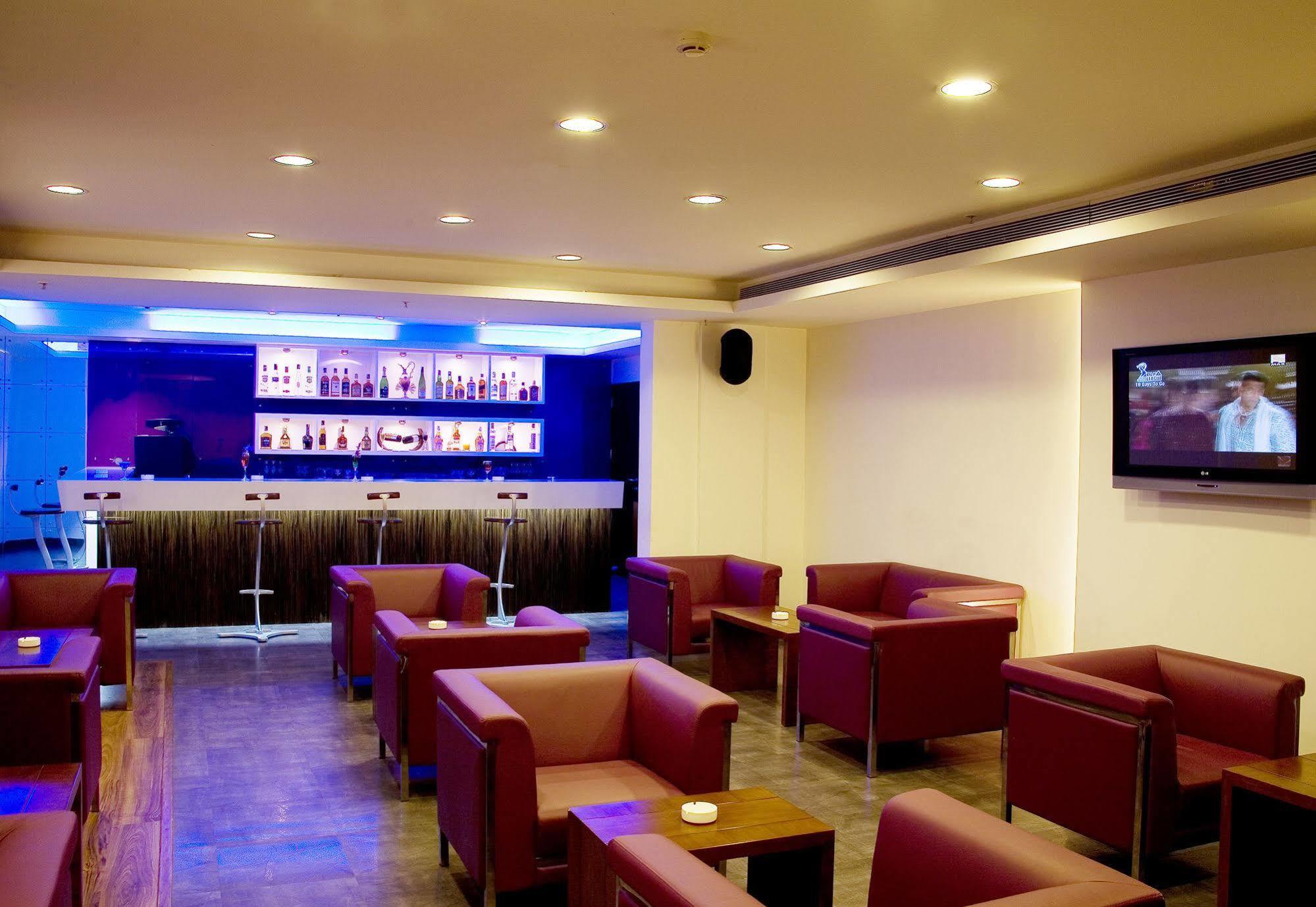 Evoma Hotel Бангалор Екстериор снимка